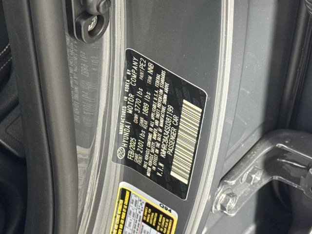 Used 2025 Hyundai Venue SEL FWD image 50