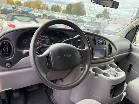 Used 2002 Ford E-250 and Econoline 250 image 16