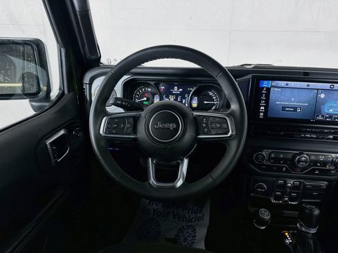 Used 2024 Jeep Wrangler Unlimited Sahara AWD/4WD image 20