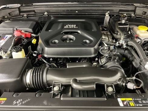 Used 2020 Jeep Wrangler Unlimited Sahara w/ Safety Group image 21