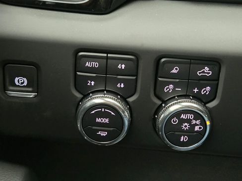 New 2025 GMC Sierra 2500 Denali w/ Denali Reserve Package image 31