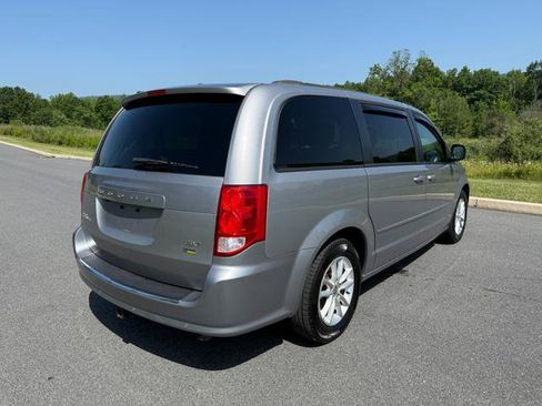 Used 2016 Dodge Grand Caravan SXT w/ Rear Park Assist Package FWD image 7
