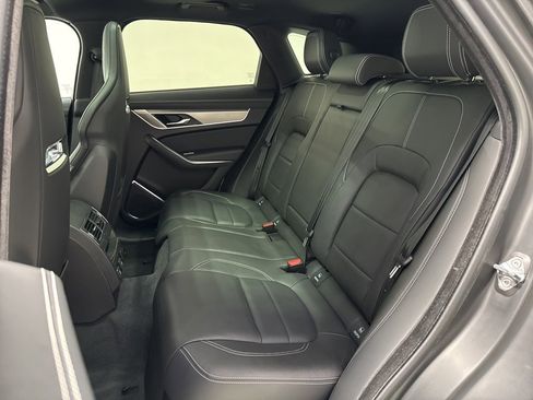 Used 2025 Jaguar F-PACE R-Dynamic S image 29