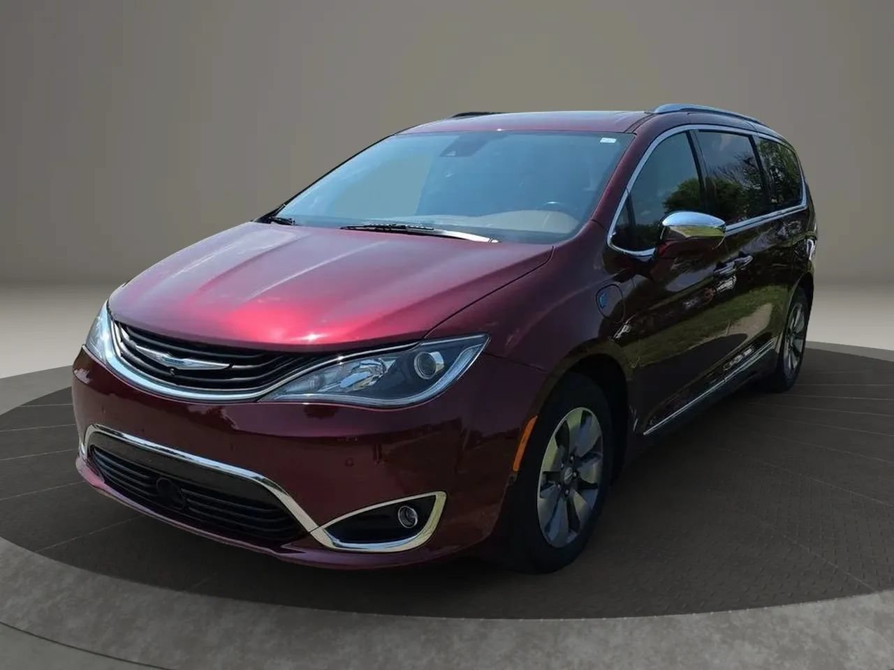 Used 2018 Chrysler Pacifica Limited w/ Advanced Safetytec Group FWD image 1