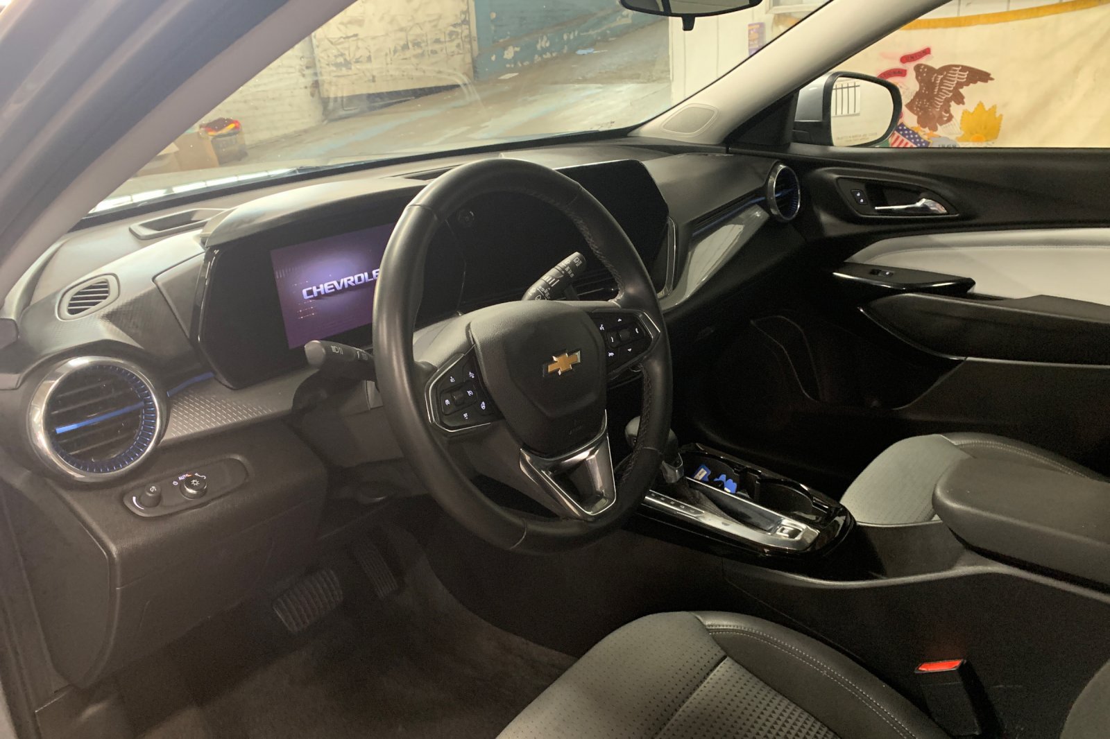 Used 2025 Chevrolet Trax LT w/ LT Convenience Package FWD image 10