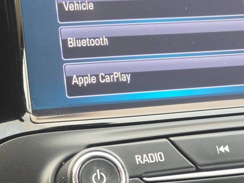 Used 2017 Buick Envision Essence image 3