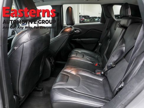 Used 2023 Jeep Cherokee Altitude Lux image 22