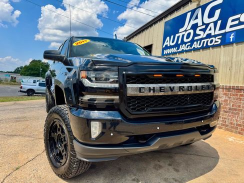 Used 2017 Chevrolet Silverado 1500 LTZ Z71 w/ LTZ Plus Package AWD/4WD image 4