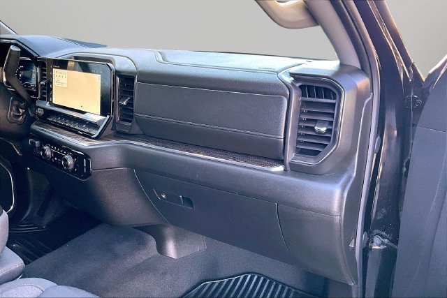 Used 2025 Chevrolet Silverado 1500 LT AWD/4WD image 15