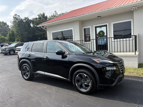 Used 2024 Nissan Rogue SV FWD image 1