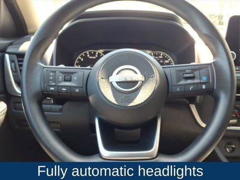 Used 2024 Nissan Rogue SV image 11