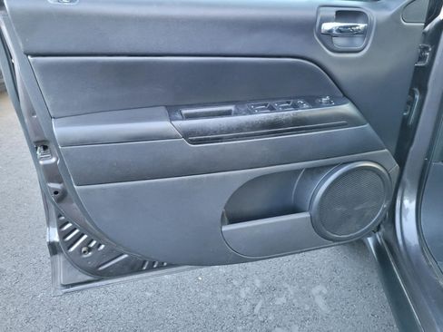 Used 2016 Jeep Compass 75th Anniversary w/ Power Value Group image 13