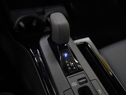 Used 2025 Toyota Prius LE image 21