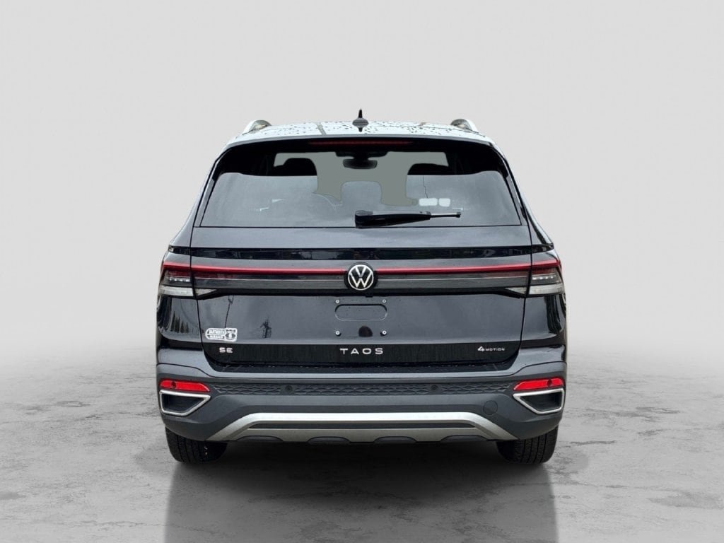 Certified 2025 Volkswagen Taos SE AWD/4WD image 6