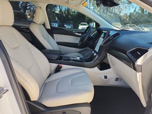 Used 2023 Ford Edge Titanium image 18