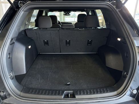 Used 2025 Chevrolet Equinox LT image 35