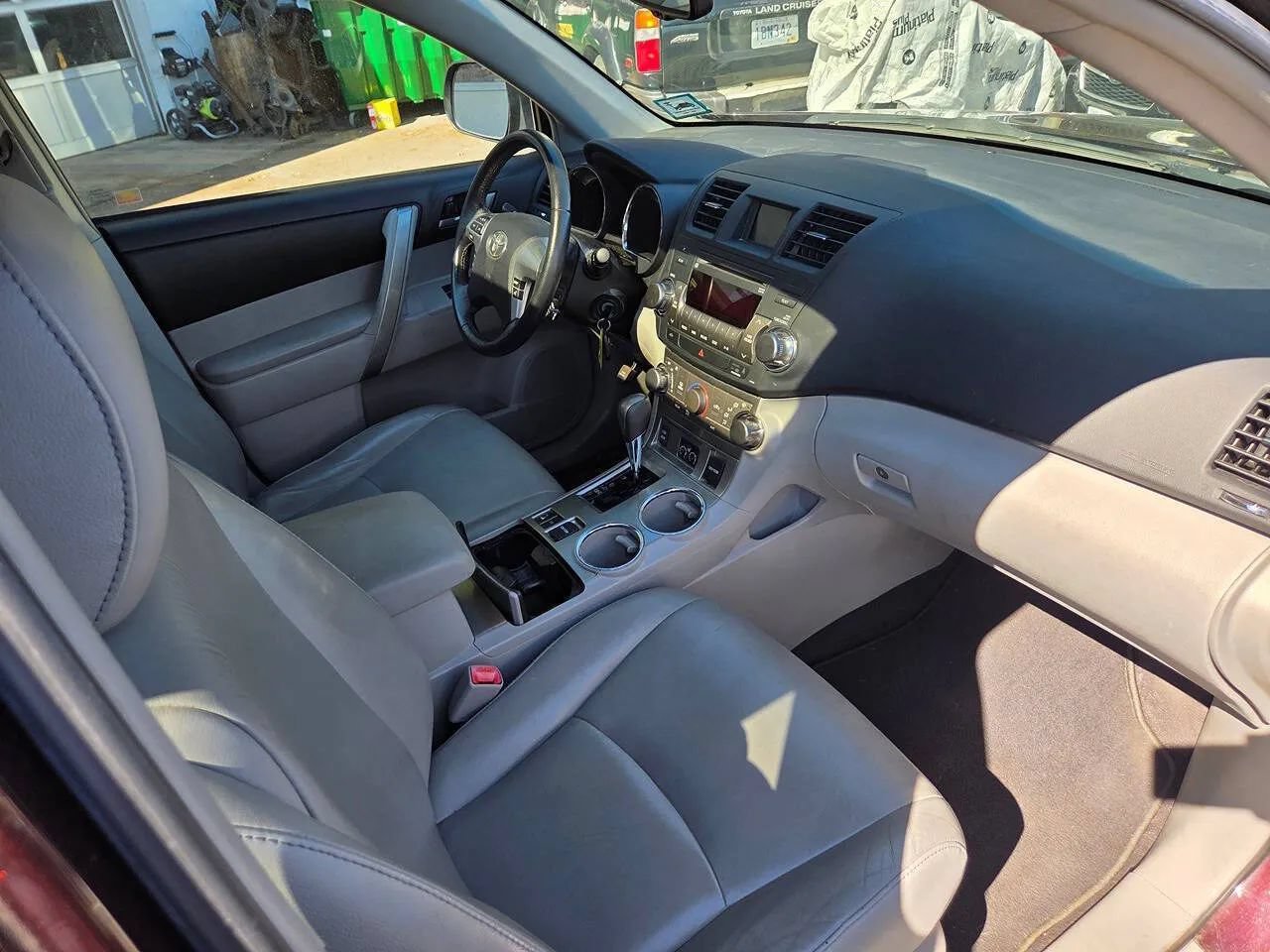 Used 2012 Toyota Highlander SE w/ Tow Pkg AWD/4WD image 29