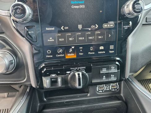 Used 2023 RAM 1500 Laramie AWD/4WD image 15