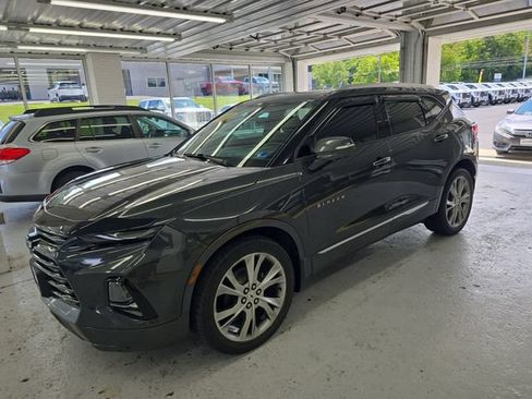 Certified 2019 Chevrolet Blazer Premier w/ Sun and Wheels Package AWD/4WD image 2