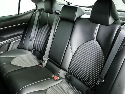 Used 2022 Toyota Camry SE w/ Convenience Package FWD image 17