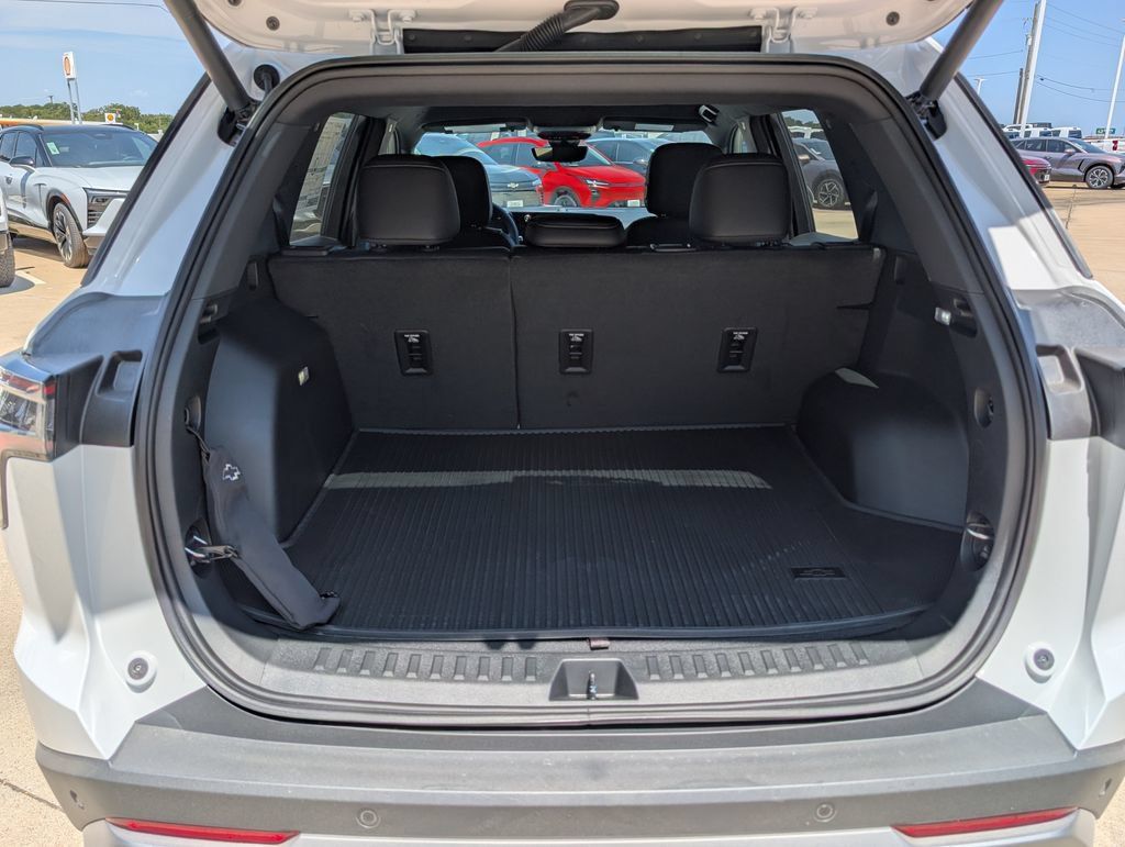 New 2027 Chevrolet Equinox LT w/ Convenience Package II FWD image 29
