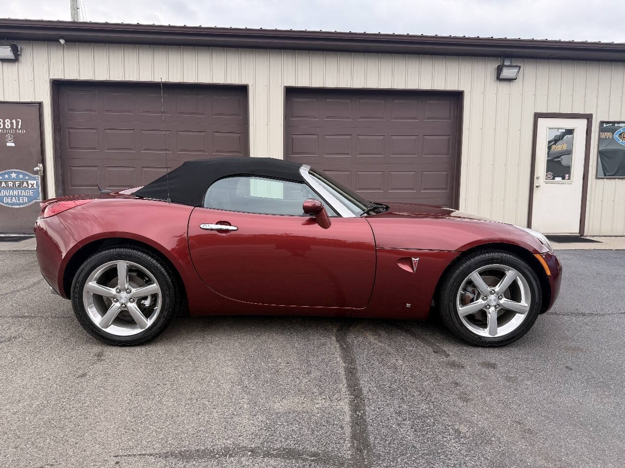Used 2009 Pontiac Solstice Convertible w/ Preferred Package RWD image 21
