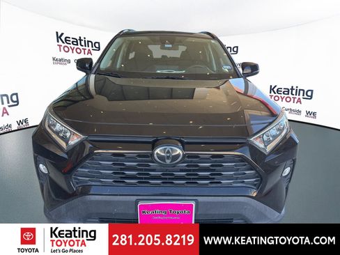 Used 2020 Toyota RAV4 XLE Premium image 2