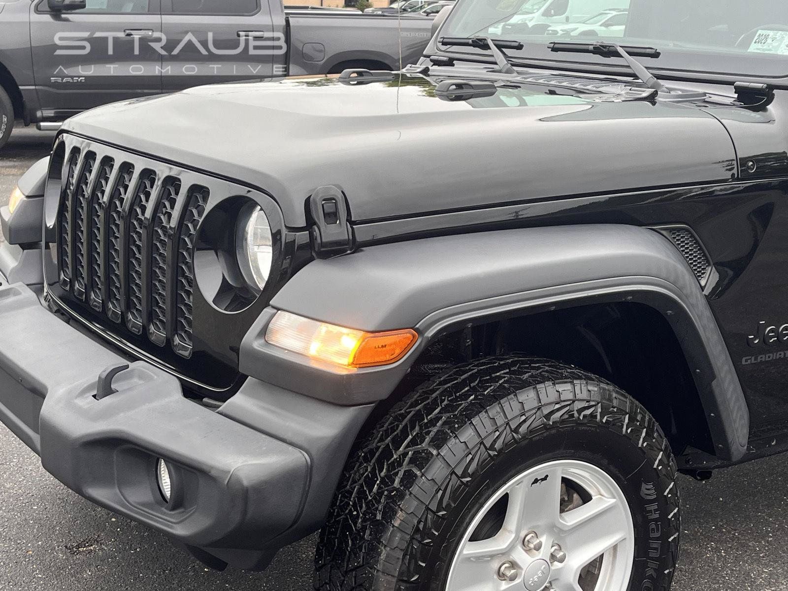 Used 2020 Jeep Gladiator Sport w/ Quick Order Package 24S AWD/4WD image 4