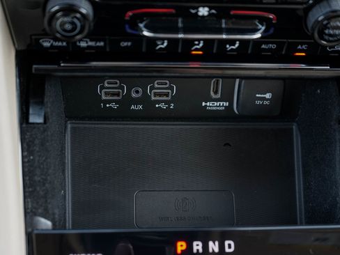 Used 2022 Jeep Grand Cherokee L Limited w/ Luxury Tech Group II image 21