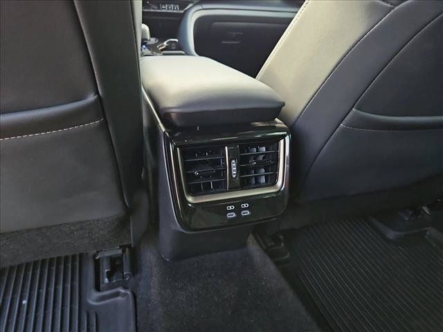 Used 2026 Toyota Crown AWD/4WD image 17