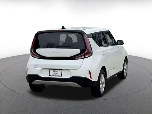 Used 2025 Kia Soul LX w/ LX Technology Package FWD image 14
