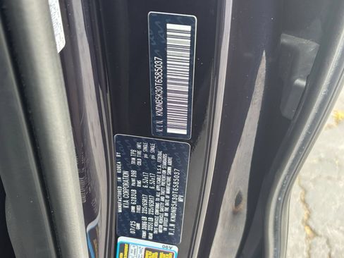 Used 2026 Kia Carnival FWD image 29