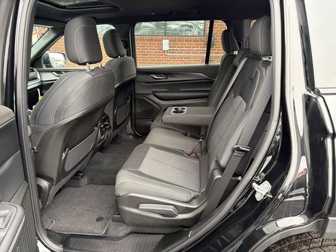 New 2025 Jeep Grand Cherokee L Laredo w/ Luxury Tech Group I image 24