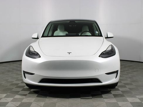 Used 2022 Tesla Model Y Performance image 16