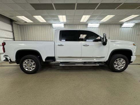 Used 2025 Chevrolet Silverado 2500 High Country w/ High Country Premium Package image 5