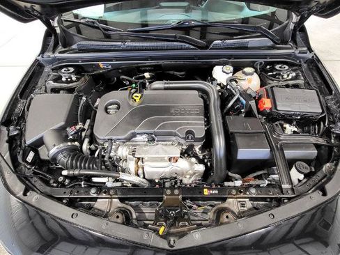 Used 2025 Chevrolet Malibu LT image 8