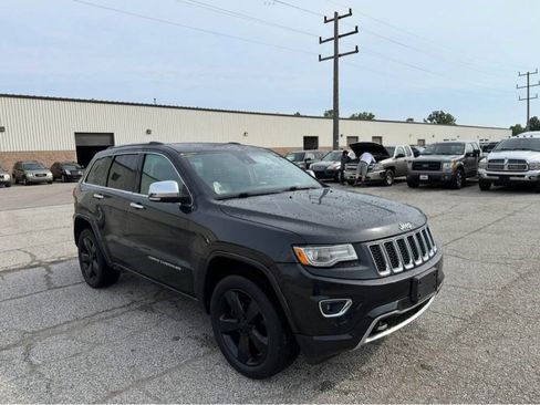 Used 2015 Jeep Grand Cherokee Overland w/ Advanced Technology Group AWD/4WD image 3