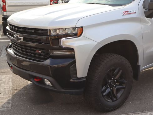 Used 2021 Chevrolet Silverado 1500 LT Trail Boss w/ Convenience Package II AWD/4WD image 6