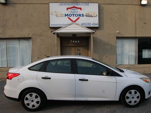 Used 2017 Ford Focus S FWD image 4