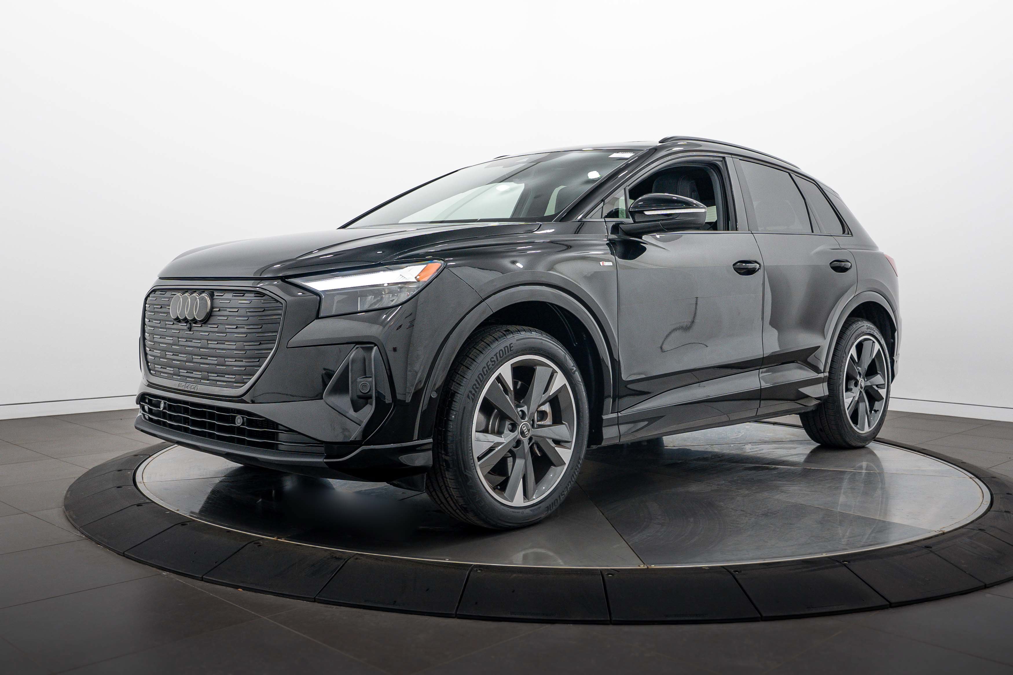 Certified 2023 Audi Q4 e-tron Premium Plus w/ Premium Plus AWD/4WD image 7