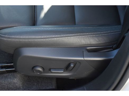 Certified 2025 Volvo XC40 B5 Ultra w/ Protection Package Premier image 35