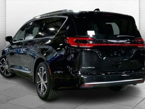 New 2026 Chrysler Pacifica Pinnacle image 33