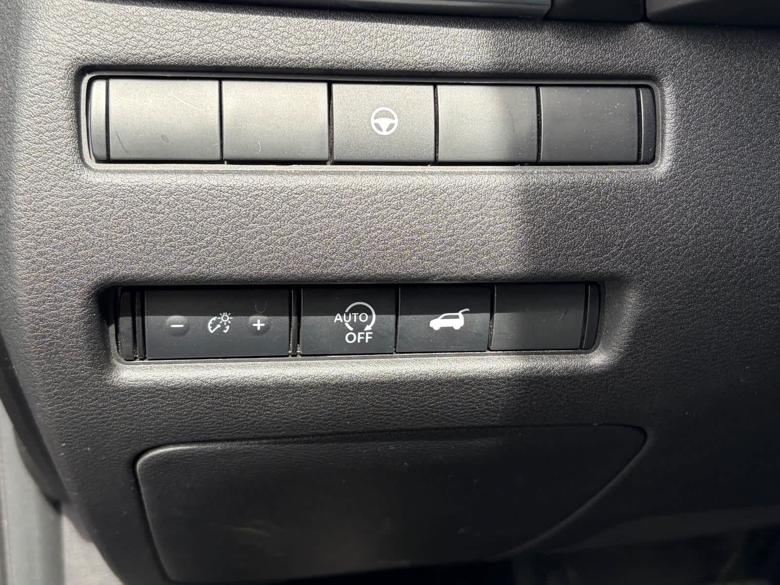 Certified 2025 Nissan Rogue SV AWD/4WD image 9