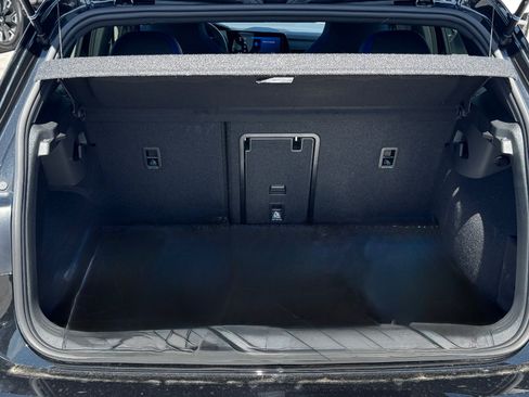 Used 2024 Volkswagen Golf R 2.0T (DSG) image 16