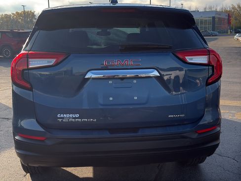 Used 2024 GMC Terrain SLE image 7