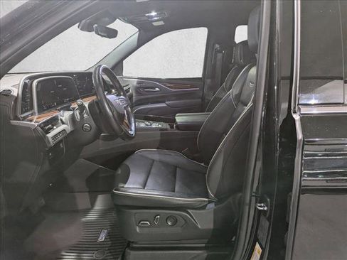 Used 2022 Cadillac Escalade Premium Luxury image 17