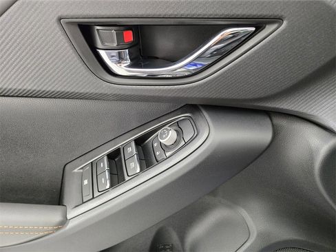 New 2025 Subaru Crosstrek 2.5i Limited w/ Crosstrek Mirror Package image 12