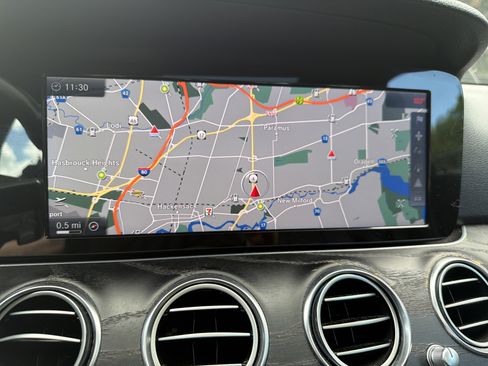 Used 2017 Mercedes-Benz E 300 4MATIC image 23