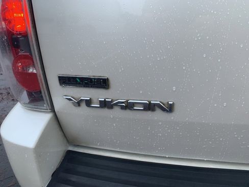 Used 2012 GMC Yukon Denali image 9