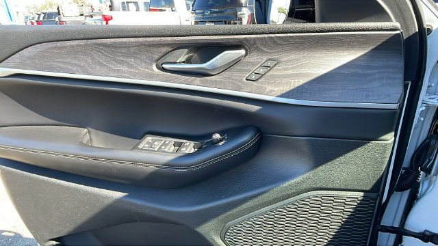 Used 2023 Jeep Grand Cherokee L Limited w/ Black Appearance Package RWD image 27